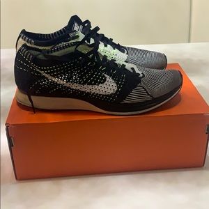 Nike FlyKnit Racer